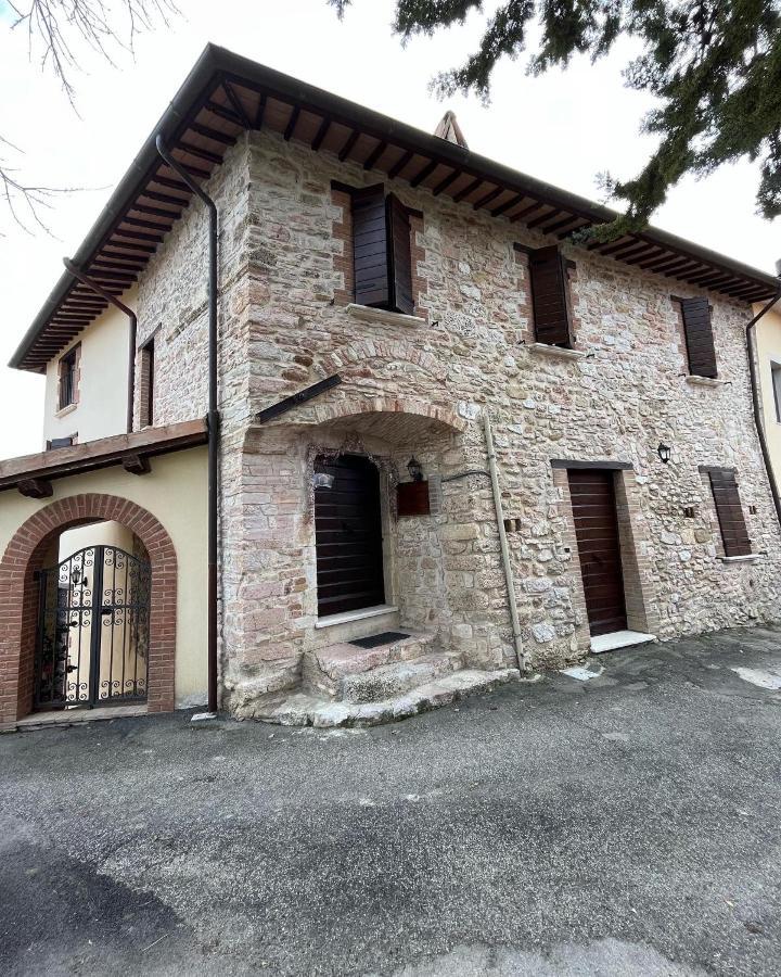 Casa Vacanze Vecchio Frantoio Residenza Moraiolo สโปเลโต ภายนอก รูปภาพ